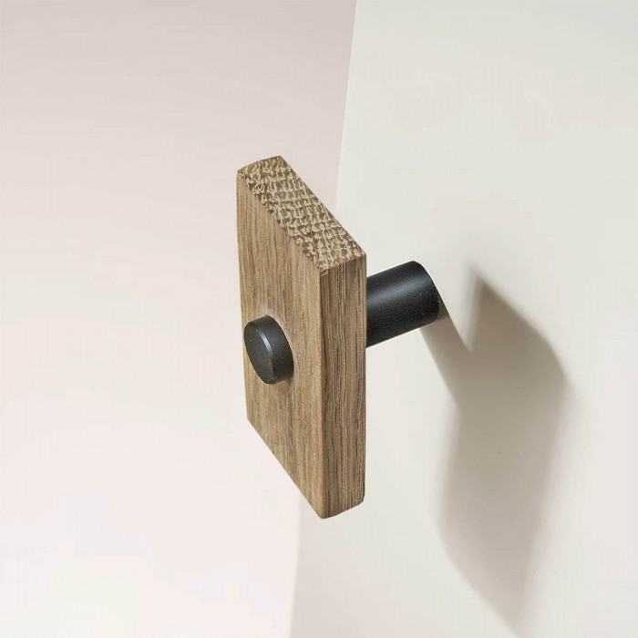 Ξύλινο Κρεμαστράκι Μονό Άβαφο απο Μασίφ Ξύλο Δρύς Πλατύβενη Βορείου Αμερικής με Μαύρο Αποστάτη σειρά 1060