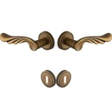 Πόμολα πόρτας Viobrass Ζεύγος (2τεμάχια) χειρολαβή με ροζέτα AURA σε Αντικέ Μπρούτζινο