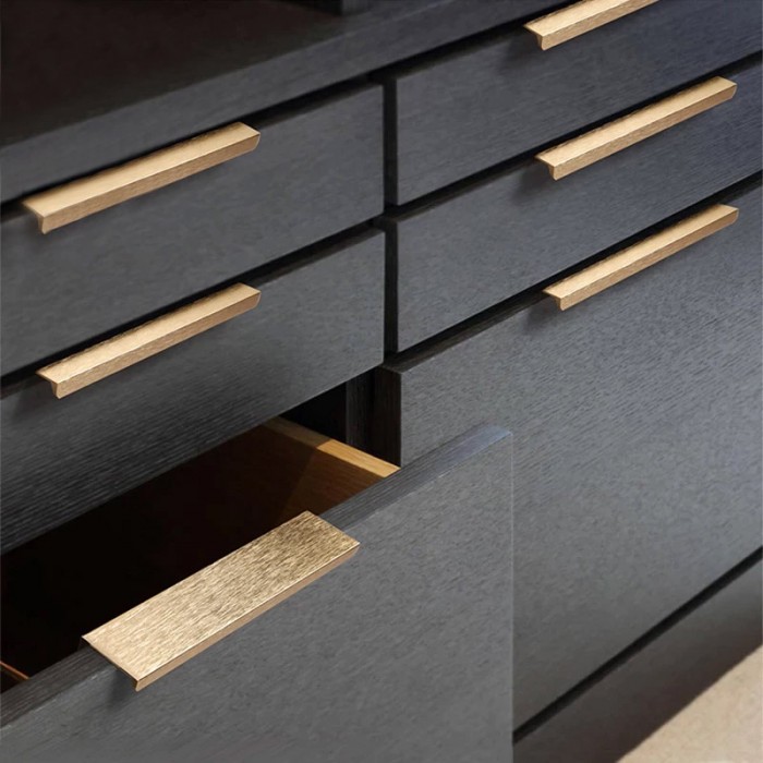 Λαβή επίπλου Χωνευτή από κράμα αλουμινίου Σειρά 05 σε  Χρυσό Ματ 600mm