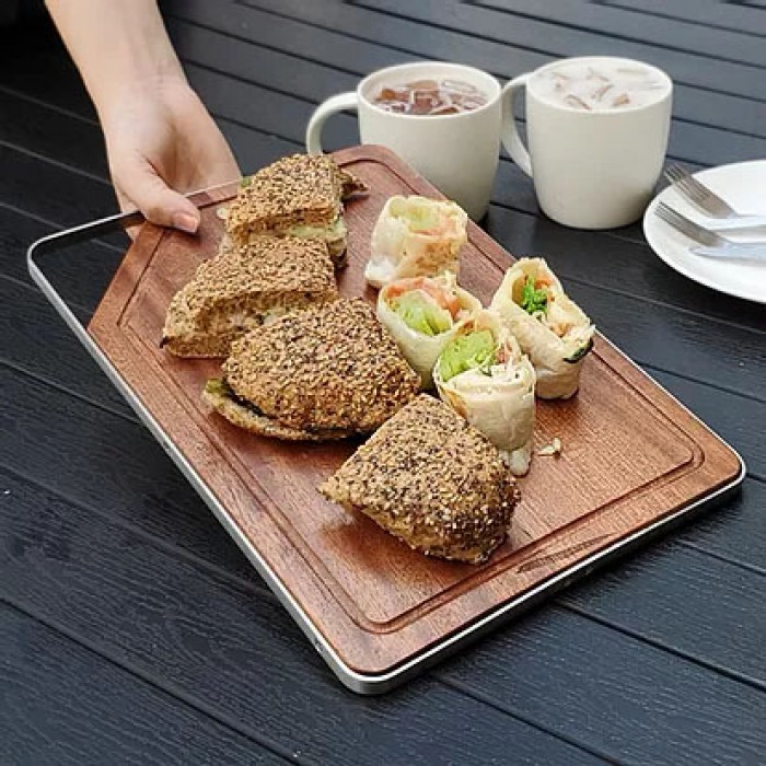 Ξύλο κοπής Hazuto με Διαστάσεις 329mm X 234mm από Ξύλο Sapele από το Κονγκό και με μονοκόμματο μεταλλικό πλαίσιο Τhe Ηazuto Βoard 304