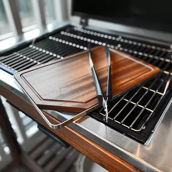 Ξύλο κοπής Hazuto με Διαστάσεις 329mm X 234mm από Ξύλο Sapele από το Κονγκό και με μονοκόμματο μεταλλικό πλαίσιο Τhe Ηazuto Βoard 304