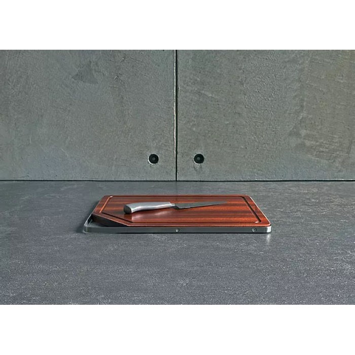 Ξύλο κοπής Hazuto με Διαστάσεις 329mm X 234mm από Ξύλο Sapele από το Κονγκό και με μονοκόμματο μεταλλικό πλαίσιο Τhe Ηazuto Βoard 304