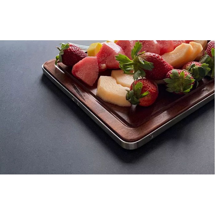 Ξύλο κοπής Hazuto με Διαστάσεις 329mm X 234mm από Ξύλο Sapele από το Κονγκό και με μονοκόμματο μεταλλικό πλαίσιο Τhe Ηazuto Βoard 304