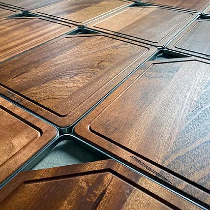 Ξύλο κοπής Hazuto με Διαστάσεις 329mm X 234mm από Ξύλο Sapele από το Κονγκό και με μονοκόμματο μεταλλικό πλαίσιο Τhe Ηazuto Βoard 304