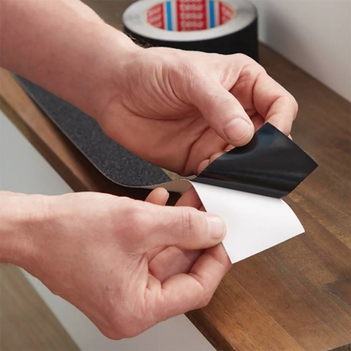 Αντιολισθητική Ταινία tesa® για σκαλοπάτια, ράμπες, σκάλες, κύτη σκαφών κ.α. 5m x 25mm Διάφανη 55587