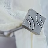 Αμπράζ συγκράτησης κουρτίνας Anartisi Αslanis PLEASURE με Κρύσταλλα Swarovski σε χρώμα ΝΙΚΕΛ ΣΑΤΙΝΕ (NICKEL SATINED)