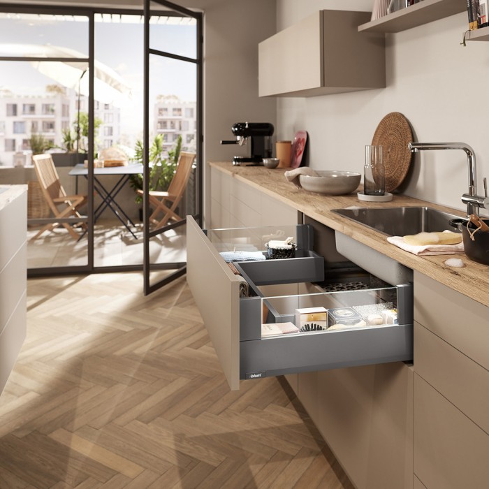 Μεταλλικό καλάθι Blum MerivoBox Αρθρωτό -E- με BOXCOVER (υποδοχές Γυαλιού ή Μελαμίνης 8mm) με ύψος 20.9cm και Βάθος 50cm και αντοχή φορτίου 40 kg σε χρώμα Γκρι Σκούρο (Grey Orion)