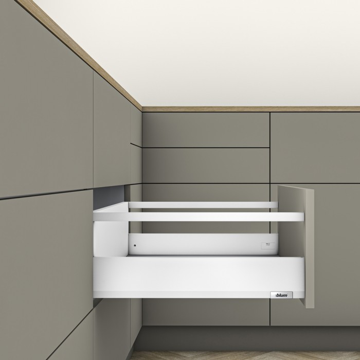 Μεταλλικό καλάθι Blum MerivoBox Αρθρωτό -E- με βέργα γκάλερι με ύψος 20.9cm και Βάθος 50cm και αντοχή φορτίου 40 kg σε χρώμα Λευκό (White Satine)