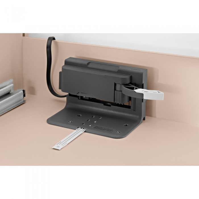 Σετ υποβοήθησης για Λύσεις καλαθιών απορριμμάτων στα κάτω ντουλάπια Blum Servo Drive UNO Z10UB00EA