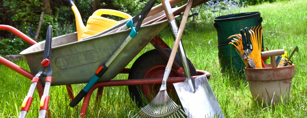 Ο Απόλυτος Οδηγός για Εργαλεία Κήπου: Όλα Όσα Χρειάζεστε για έναν Όμορφο & Υγιή Κήπο