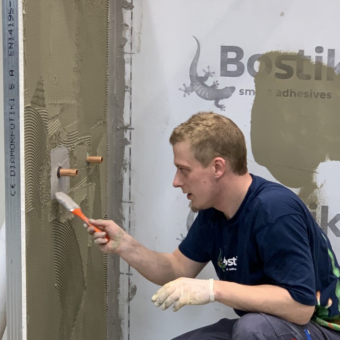 Ειδικά Στεγανωτικά Κολλάρα Τοίχου - Δαπέδου 140mm x 140mm κατάλληλο για σωλήνες Ø 25-40mm (1Τεμάχιο)  - Επενδυμένα με Υαλοβάμβακα και στις Δύο Πλευρές Bostik ARDATAPE WALL