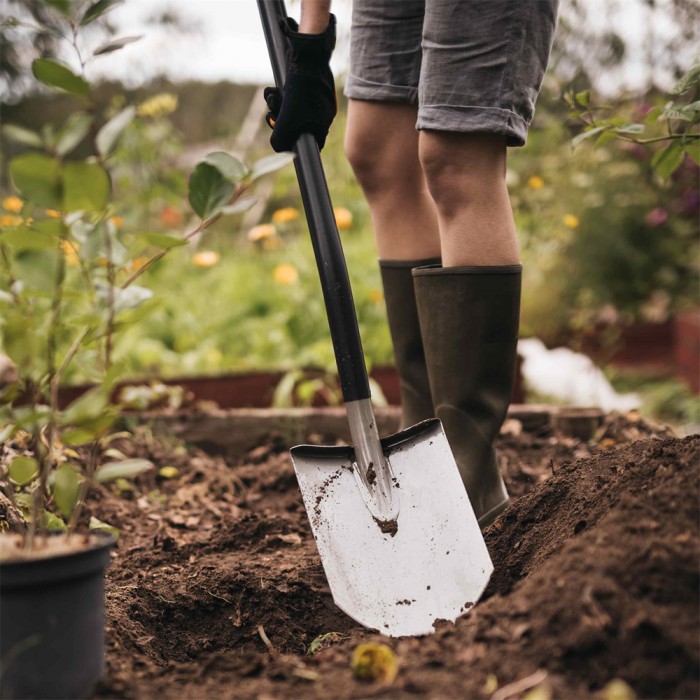 Πατόφτυαρο Αιχμηρό με Εργονομική Λαβή FISKARS Ergonomic™ Spade Grey 311733102