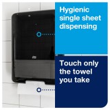 Συσκευή Χειροπετσέτας V Fold (Zig Zag) Μαύρη Tork 553008