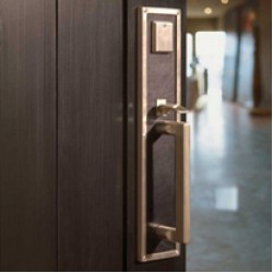 Λαβές εξώπορτας