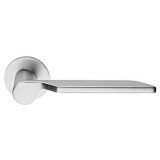Πόμολα πόρτας υψηλής αισθητικής Levante satin chrome dnd με σχεδιασμό του Maurizio Varratta