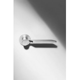 Πόμολα πόρτας υψηλής αισθητικής Levante satin chrome dnd με σχεδιασμό του Maurizio Varratta