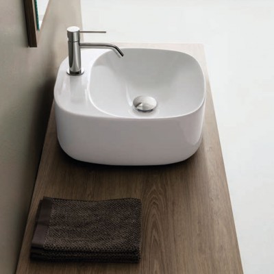 Νιπτήρας μπάνιου σε λευκό γυαλιστερό χρώμα Scarabeo 5504-300